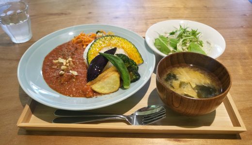 日置市の「ごはんshuttle」でカレーを食べてきました