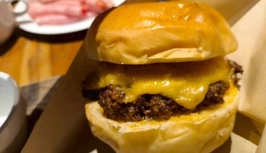 【鹿児島市ランチ】サラダ・ドリンクバー付き！ボリューム満点ハンバーガー「Nikanbashi Burger Bar」